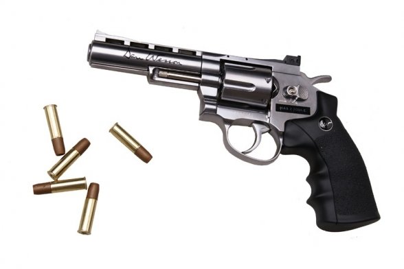 Šratasvydžio revolveris Dan Wesson 4" 9